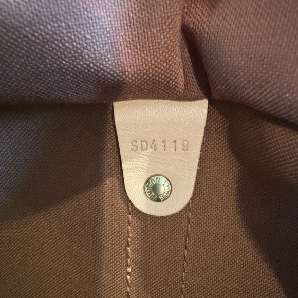 Louis Vuitton Keepall Bandouliere 60 - Picture 9 of 16